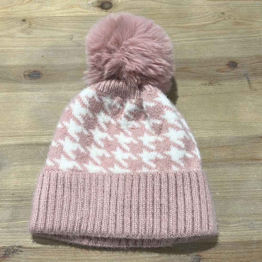 Pink and white hounds tooth beanie New -